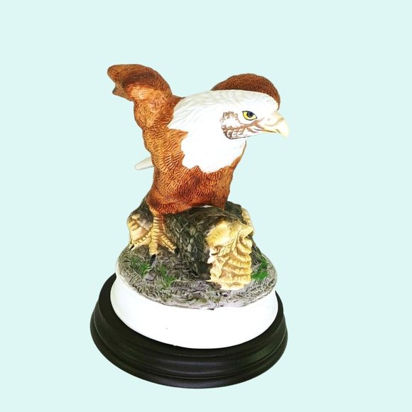 Eagle Figurine Americana "Birds In Flight" Collection Limited Series & Wood Base - Picture 2 of 9